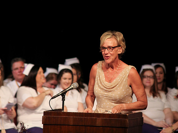NursePinning-Grad091