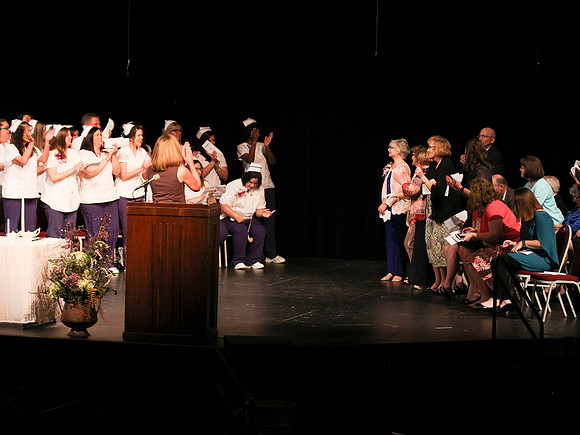NursePinning-Grad075