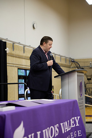 6E2A1915