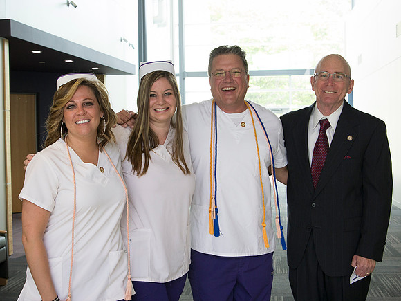 NursePinning-Grad017