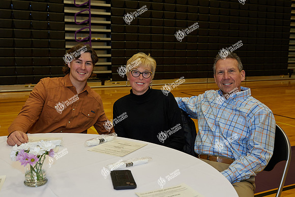 6E2A7594