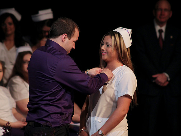 NursePinning-Grad111