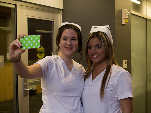 NursePinning-Grad038