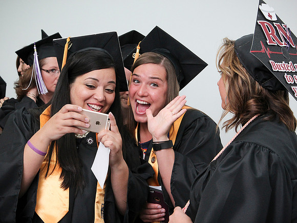 NursePinning-Grad244