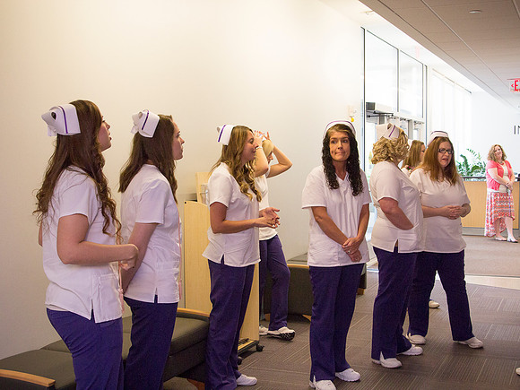 NursePinning-Grad030