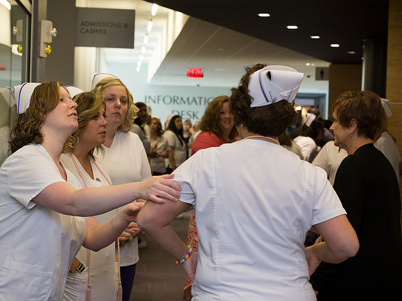 NursePinning-Grad035