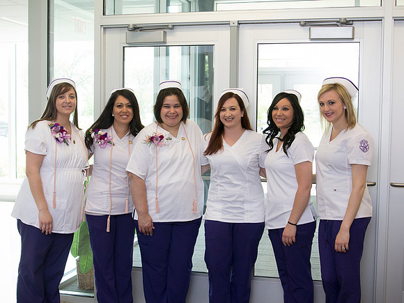 NursePinning-Grad024