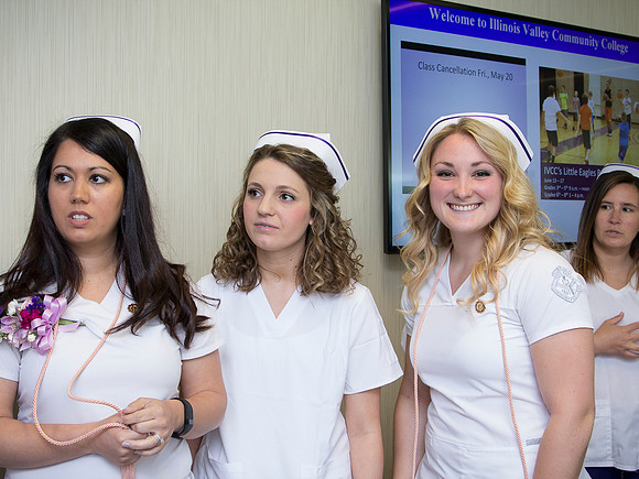 NursePinning-Grad044