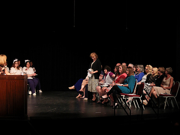 NursePinning-Grad070