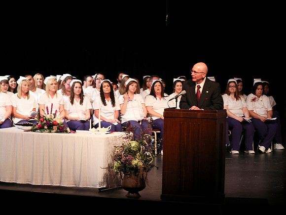NursePinning-Grad076