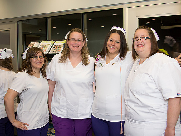 NursePinning-Grad029