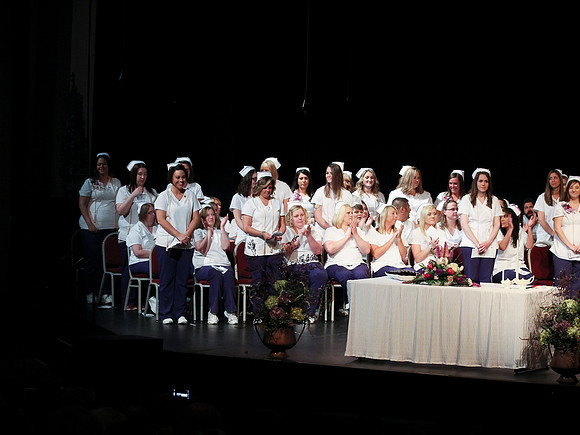 NursePinning-Grad090