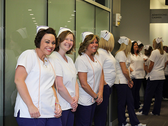 NursePinning-Grad048