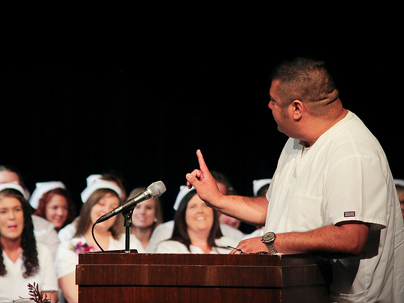 NursePinning-Grad085