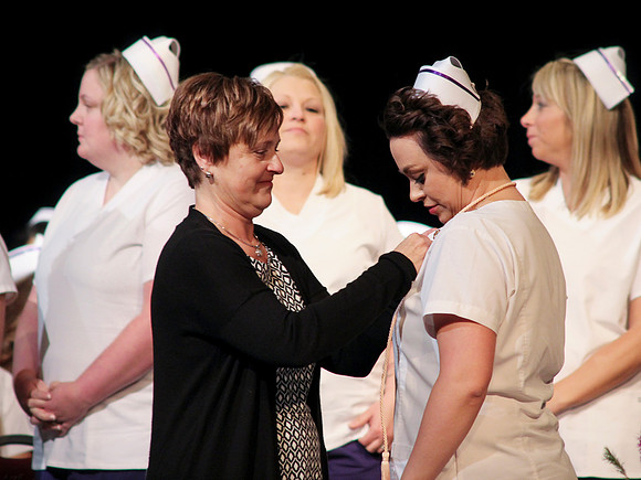 NursePinning-Grad092