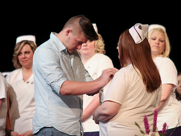 NursePinning-Grad105