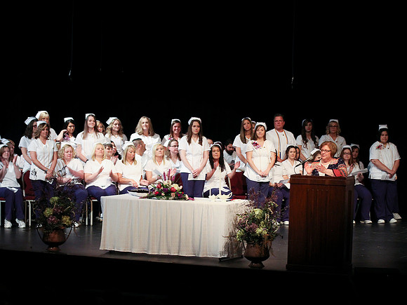 NursePinning-Grad089