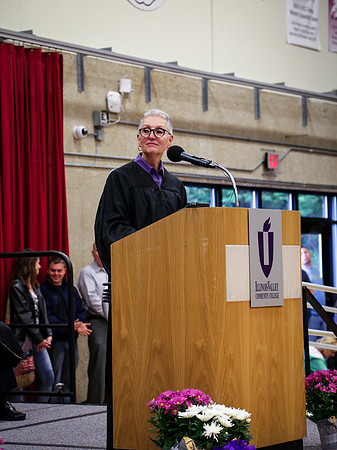 IVCCGrad17-258
