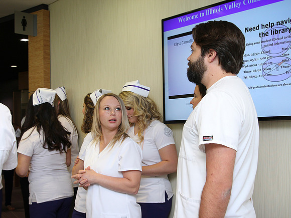 NursePinning-Grad045